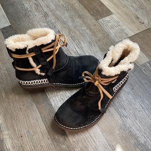 Ugg Cove Short Boots